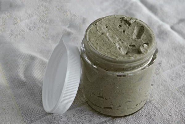 Domaća ayurvedska pasta za zube s nimom