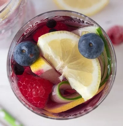 Vitaminska voda za osvježenje, detoksikaciju i energiju