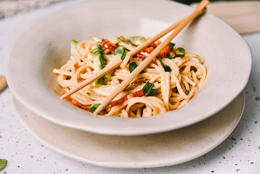 Noodles u umaku od kikirikija