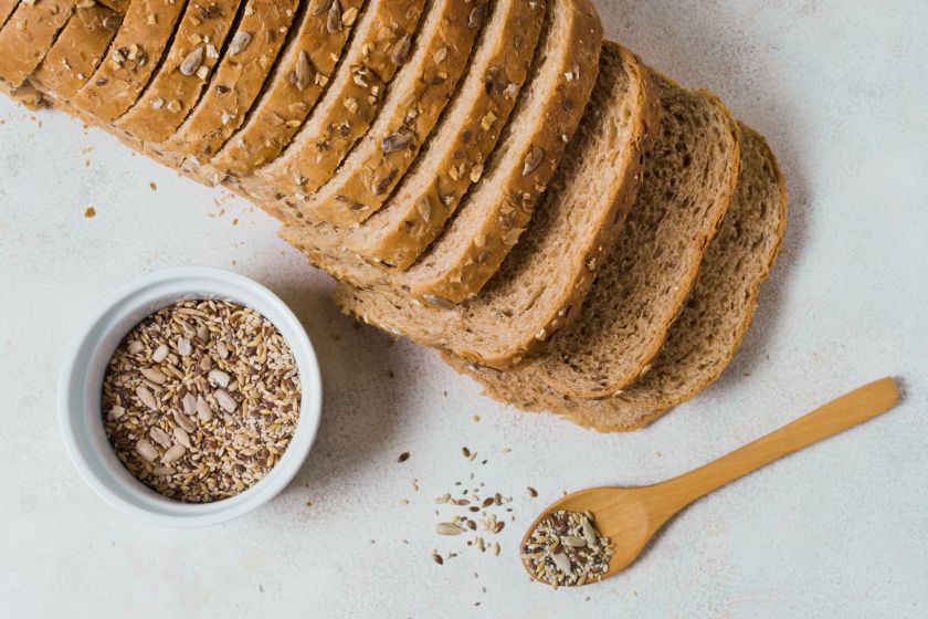 Bezglutenski, veganski kruh sa sjemenkama u glavnoj ulozi