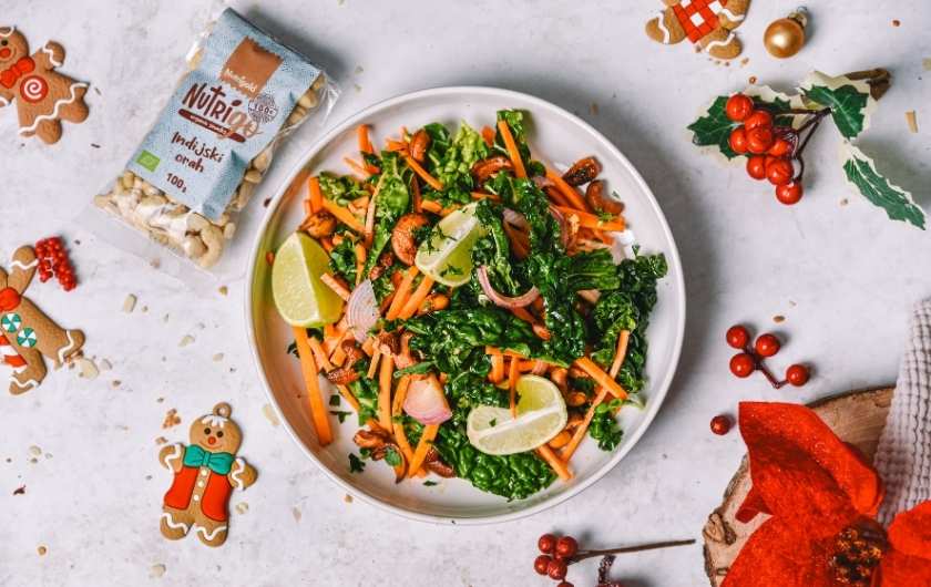 Salata s mrkvom i indijskim oraščićima