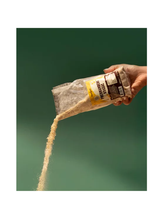 Prehrambeni kvasac dolazi u prozirnoj, plastičnoj, ambalaži od 200g.