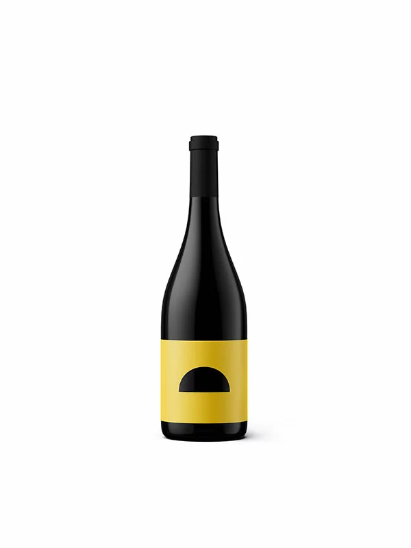 Škrlet vino vinarije Voštinić Klasnić u tamnoj staklenoj boci od 0,75l sa žutom etiketom