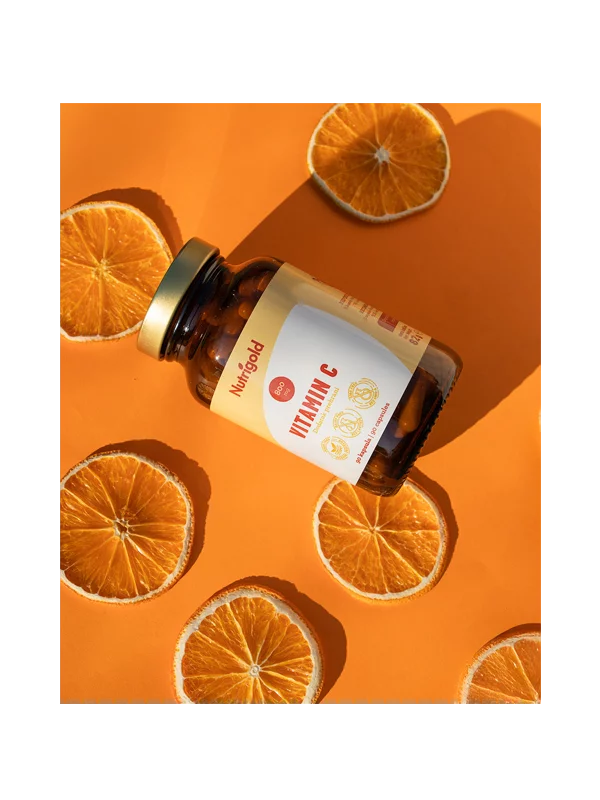 Nutrigold vitamin C 120 veganskih kapsula u tamnoj ambalaži