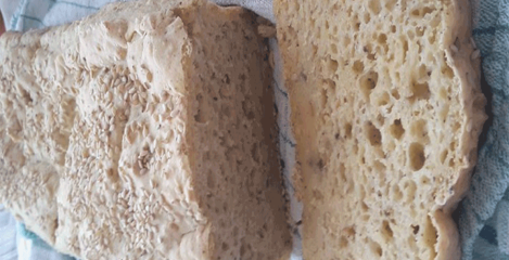 Jednostavni bezglutenski kruh s tri vrste brašna