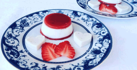 Veganska panna cotta s jagodama