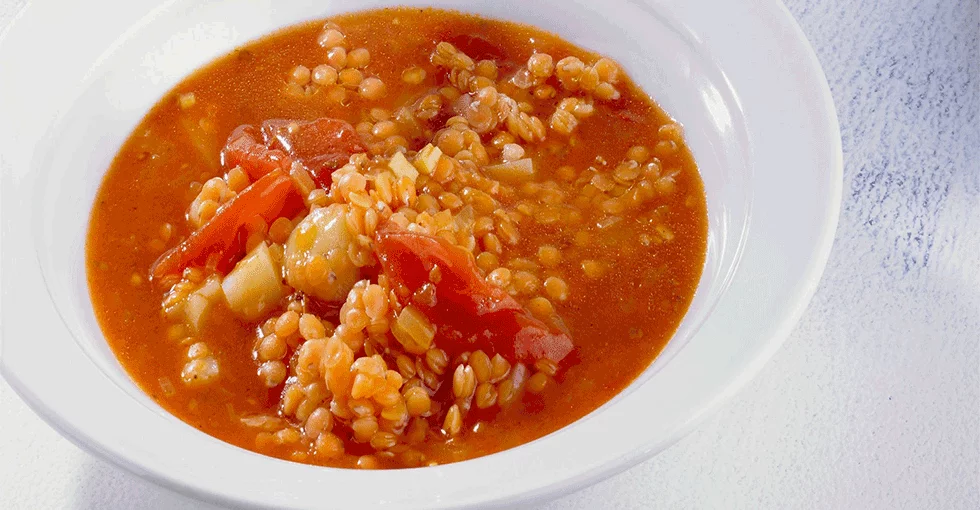 Chia sjemenke i crvena leća u visokoproteinskom gulašu