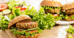 Burgeri od leće, zobi i chia sjemenki za najbolje hamburgere