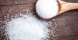 Šećer za dijabetičare na smeđem stolu