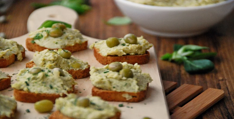 Hummus od graška najukusnije će zazeleniti svaki kreker