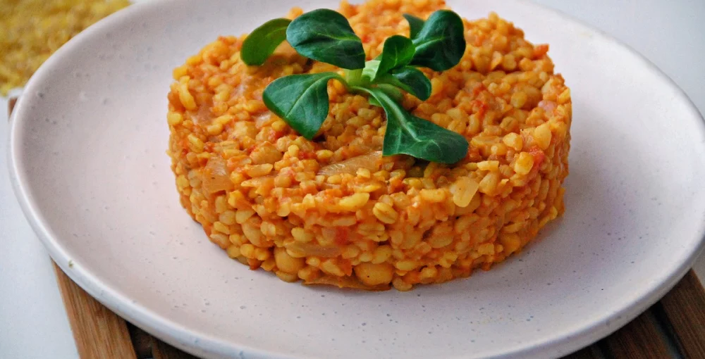 Kremasti bulgur sa slanutkom