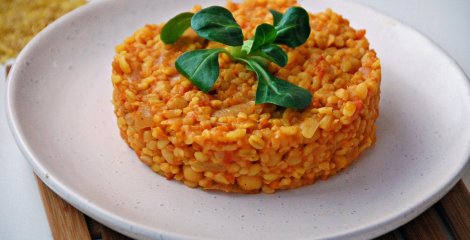Kremasti bulgur sa slanutkom