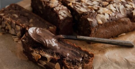 Čokoladni banana bread