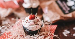 Čokoladni cupcake - magična slastica magične crne boje