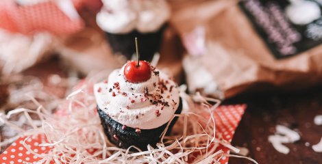 Čokoladni cupcake - magična slastica magične crne boje