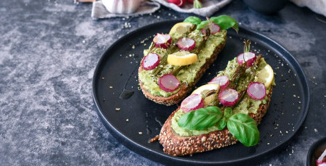 Ovakav tost s avokadom i šparogama za početak najsjajnijeg dana