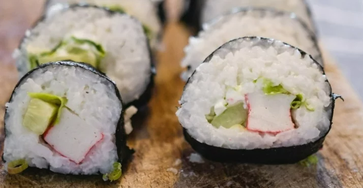 Najjednostavniji i najukusniji sushi je serviran! Itadakimasu!
