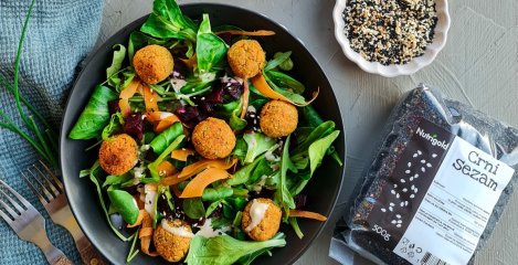 Poslužili smo vam falafel zdjelu s tahini umakom za ručak