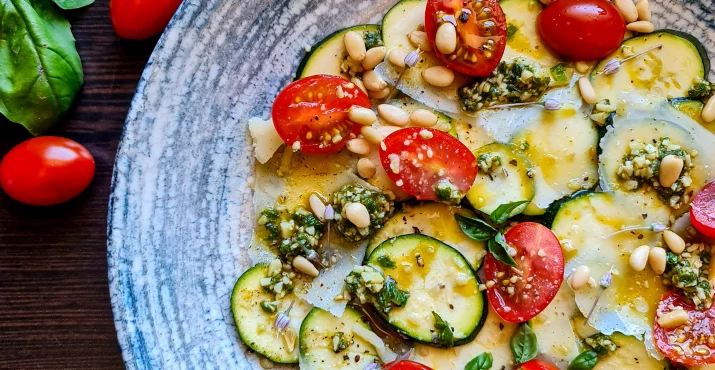 Salata s tikvicama i pinjolima - jelo koje jedemo u svako godišnje doba