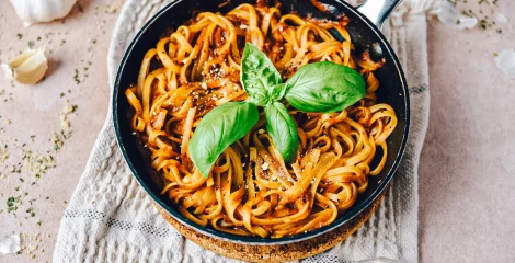 Tjestenina s umakom od pečenih paprika