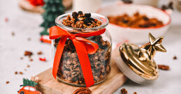 Gingerbread granola