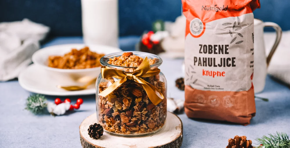 Granola s bademima i narančom