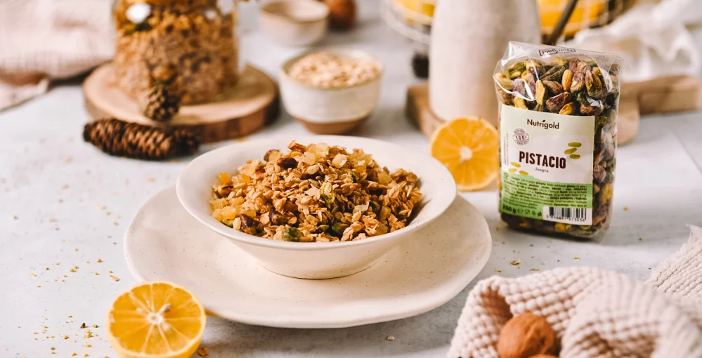 Granola s limunom i pistacijama