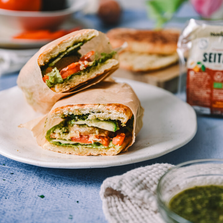 Caprese seitan sendvič