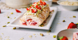 Pavlova rolada s jagodama