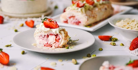Pavlova rolada s jagodama