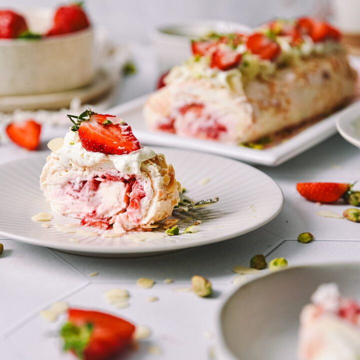 Pavlova rolada s jagodama