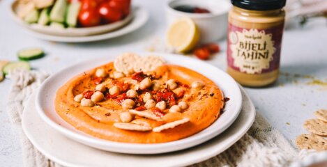 Humus od pečenih paprika