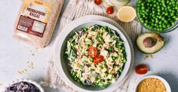 Orzo salata s avokado dressingom