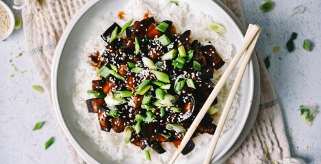Teriyaki patlidžan s rižom