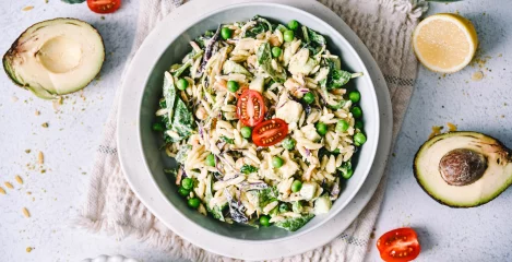 Orzo salata s avokado dressingom