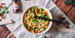 Spicy rezanci s kikirikijem