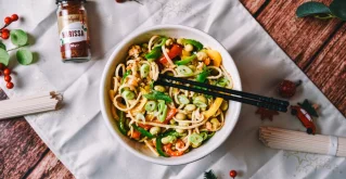 Spicy rezanci s kikirikijem