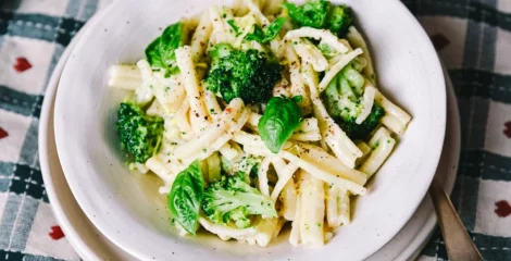 Tahini pasta s limunom i brokulom