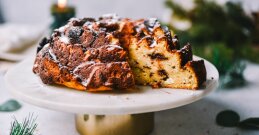 Kuglof sa skutom i čokoladom