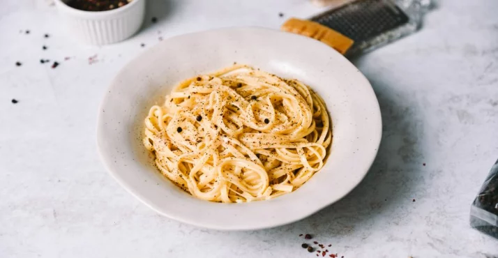 Cacio e pepe tjestenina