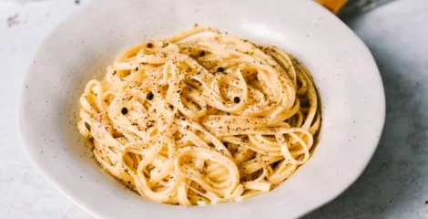 Cacio e pepe tjestenina