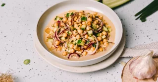 Ljetna salata od slanutka
