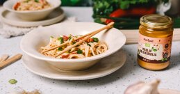 Noodles u umaku od kikirikija