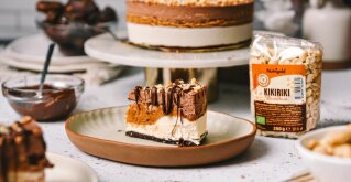 Sirova snickers torta