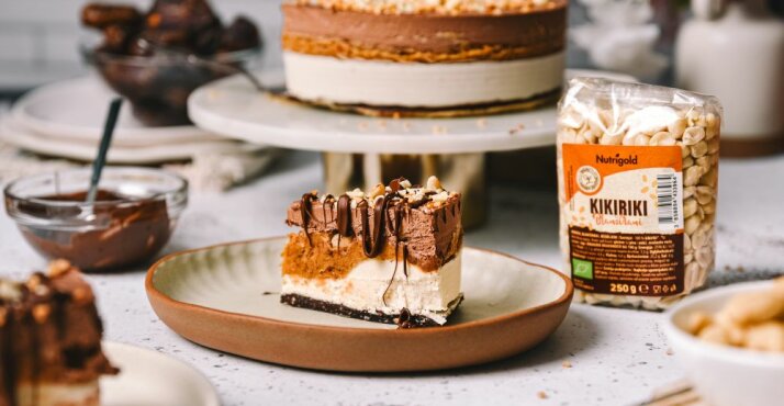 Sirova snickers torta