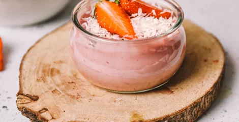 Puding s jagodama i kokosom
