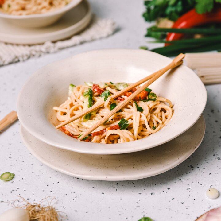 Noodles u umaku od kikirikija