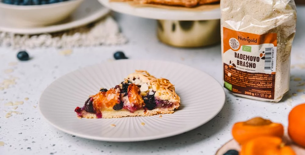 Frangipane s borovnicama i marelicama