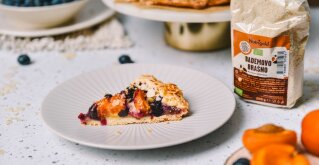 Frangipane s borovnicama i marelicama