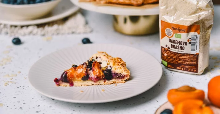 Frangipane s borovnicama i marelicama